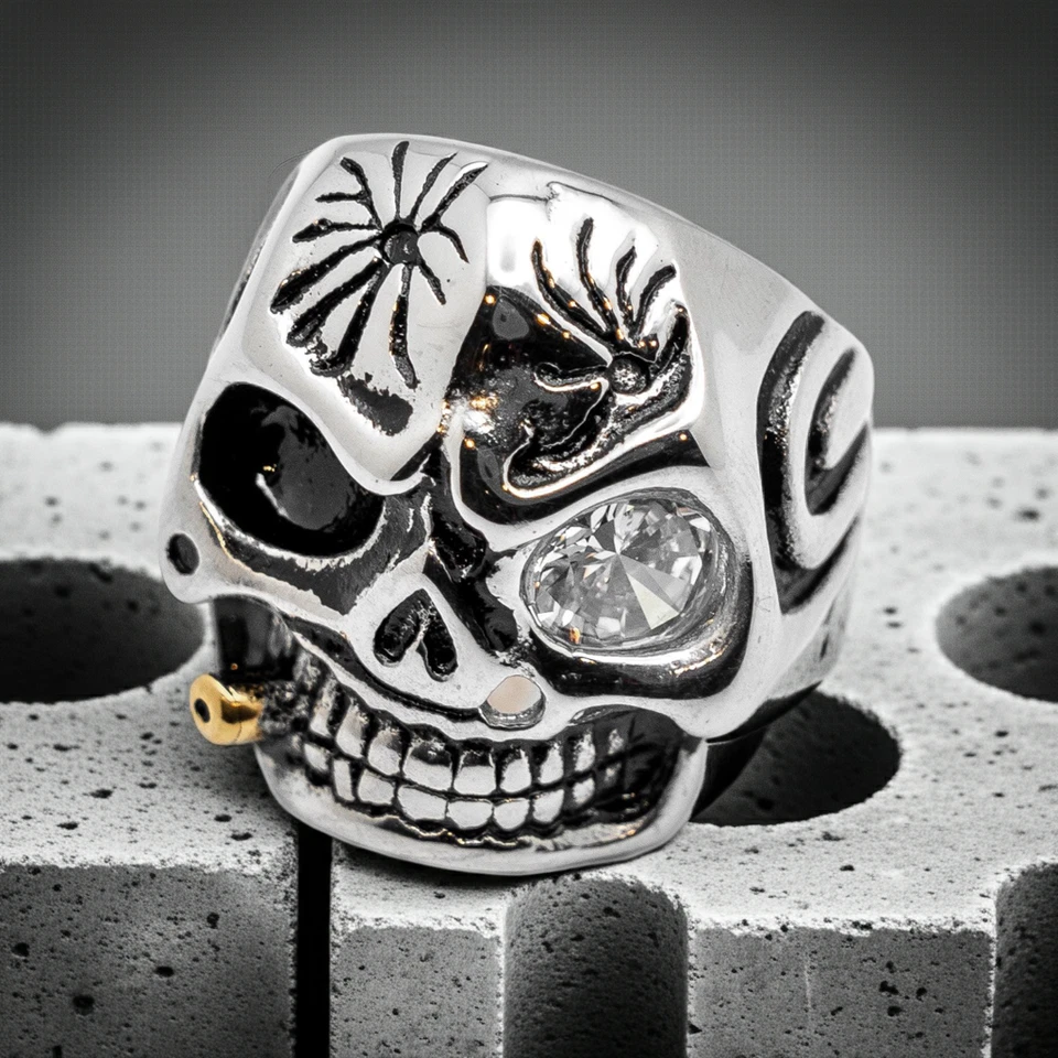 骷髅戒指 带金色 子弹 & 透明 CZ 眼睛 不锈钢 尺寸 9 - 20,57 — 第 2/4 张图片