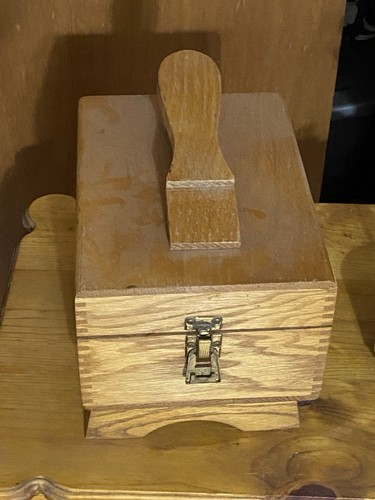 This vintage 12-piece electric shoe polisher kit 