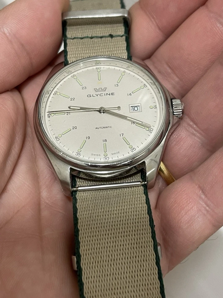 Reloj para hombre GLYCINE Combat 6 automático esfera plateada 43 mm hecho en Suiza Foto 3 de 4