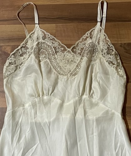 Vtg. 40’s,50’s? Full Slip Nylon Chiffon & Lace Trim Dress No Label Read Silky 32 - Picture 12 of 18