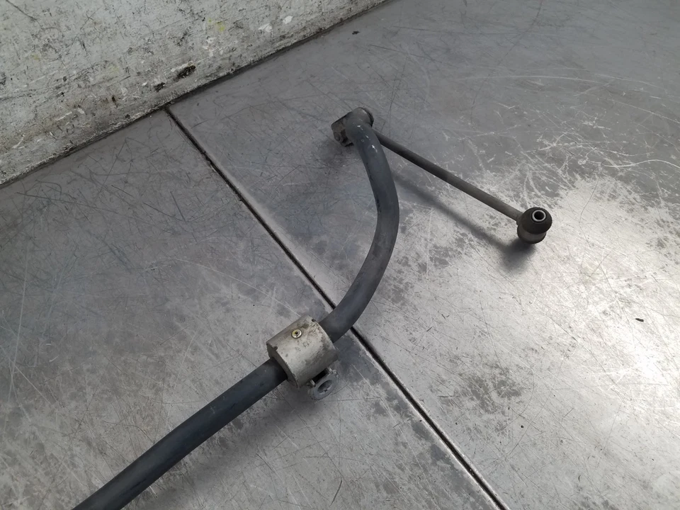 2010 梅赛德斯奔驰 AMG E 63 后摇杆/末端链接 #1562 VV1 — 第 3/4 张图片