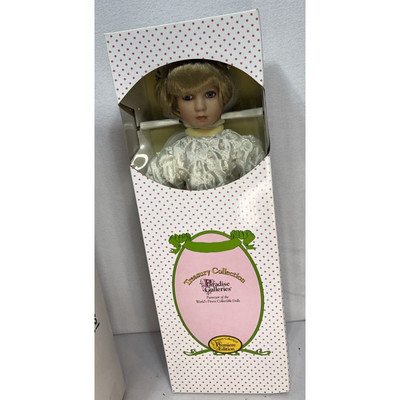 Paradise Galleries ''Elizabeth Anne'' Porcelain Doll by Linda Mason