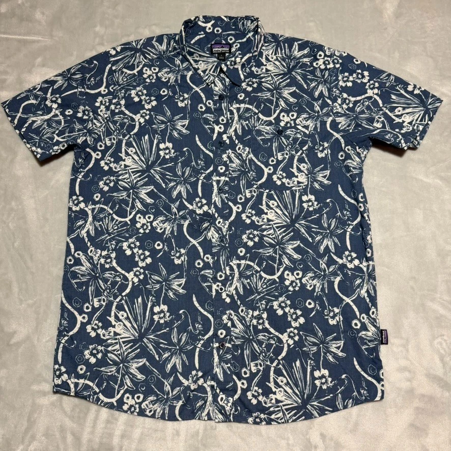 Patagonia Organic Cotton Button Up Shirt Men’s Large Blue Floral Print Casual
Opens in a new window