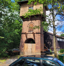 Eisenbahn-Wasserturm  von 1898 mit Grundstück