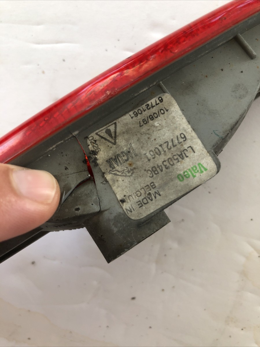 97-06 Jaguar XKR XK8 REAR Side Marker Light Lamp CRACK 97-06 Jaguar XKR XK8 REAR Side Marker Light Lamp CRACK