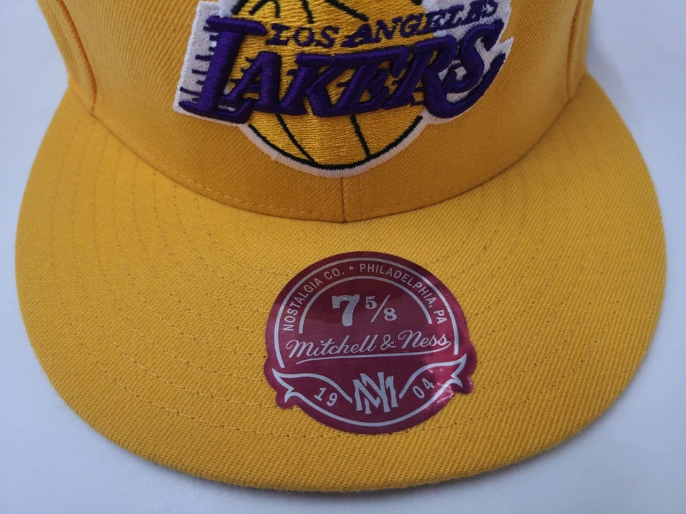 Los Angeles Lakers Mitchell & Ness Distressed Fitted 7 5/8 Hat Cap NBA Yellow - Image 3 of 4