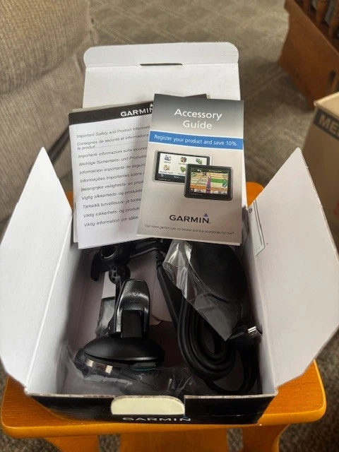 Garmin Nüvi 1250 GPS Navigation Unit New In Box - Image 4 of 4