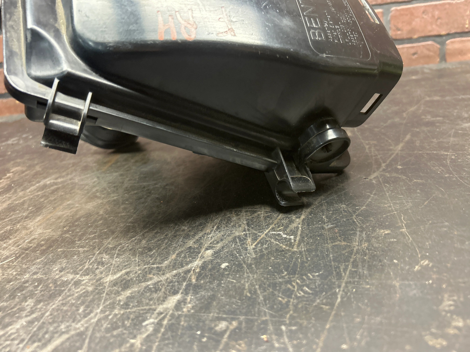 Bentley Continental GT 2013-2018 Right Air box top P/N 3W0129601F