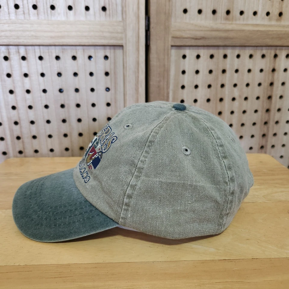 MARDI GRAS 全新 ORLEANS COBRA 帽子 卡其色 背带 可调 均码 适合 — 第 3/4 张图片