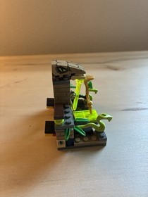 LEGO NINJAGO: Venomari Shrine (9440) 100% Complete w/ Instructions