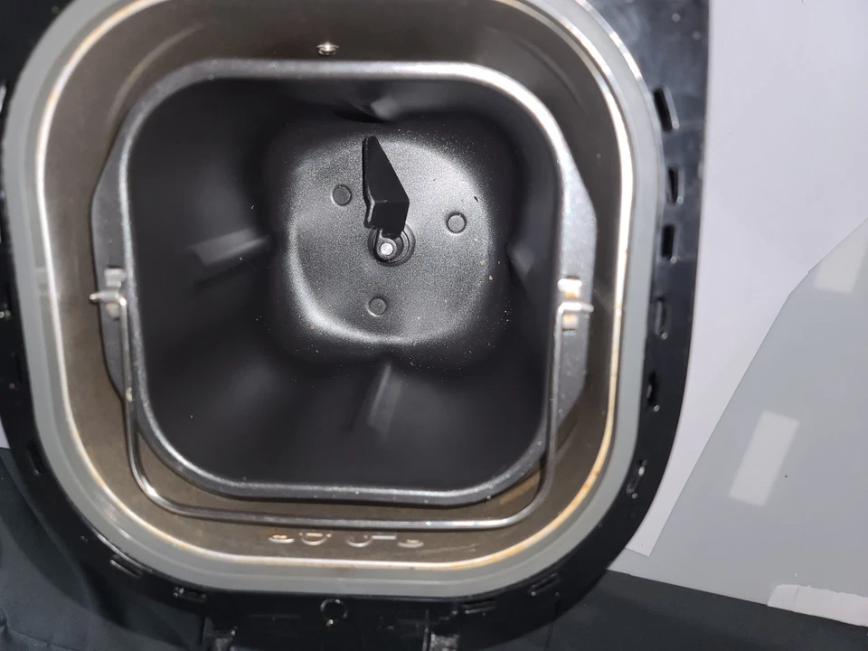 Máquina para hacer pan Wolfgang Puck SWPABMD001 2 lb. 14 funciones Foto 4 de 4