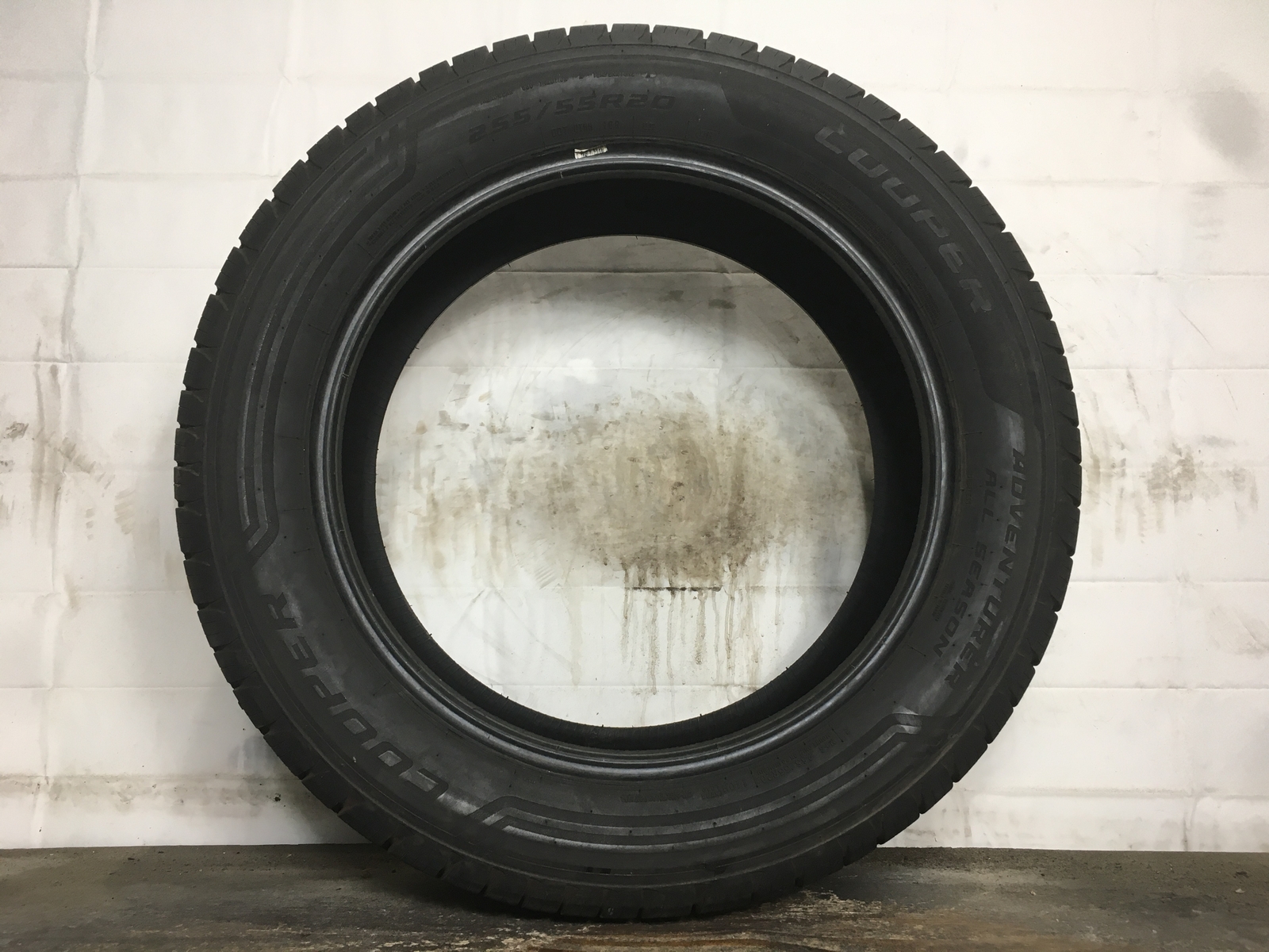 [1] Cooper Adventurer All Season P255/55R20 255 55 20 Tire 9.7510.5/32