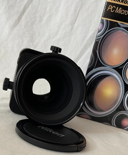 Nikon NIKKOR PC Micro 85mm f/2.8D Lens w/Box, Case, Strap & Caps NEW PERFECT!! - Picture 5 of 9