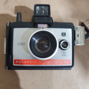 Vintage 1970's Polaroid Colorpack 80 Handheld Manual Focus Instant Land Camera