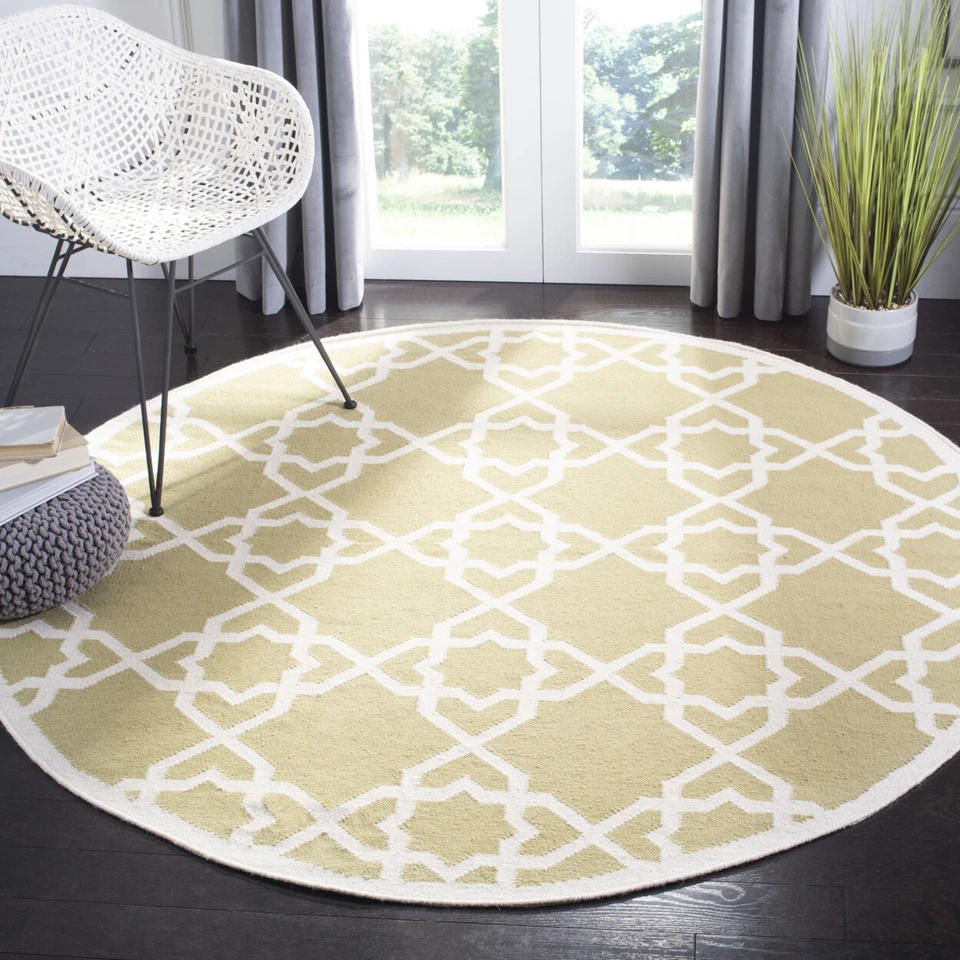 SAFAVIEH Dhurries DHU548A Handwoven Olive / Ivory Rug - Image 2 of 4