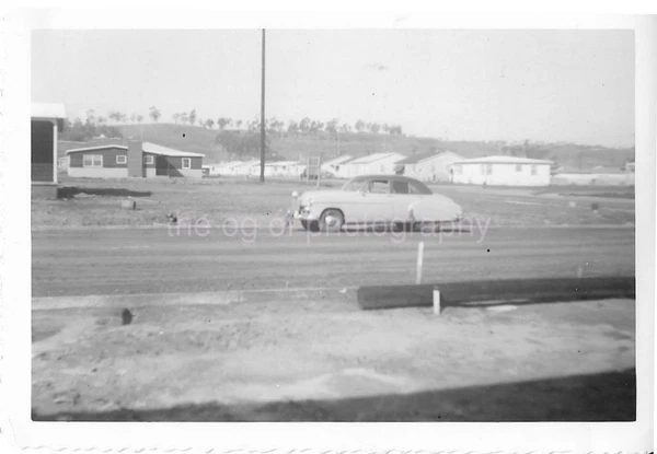 CLASSIC CAR Vintage FOUND PHOTOGRAPH bw FREE SHIPPING Original Snapshot 010 11 T