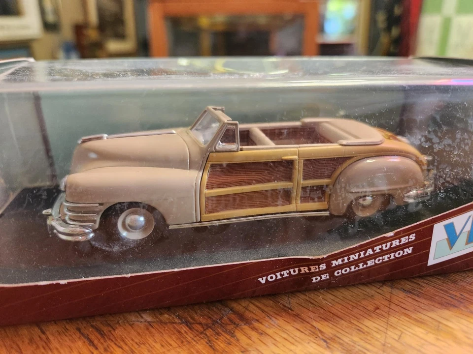 Modelos Vitesse, Chrysler Town & Country 1947 convertible con caja, original Foto 2 de 4