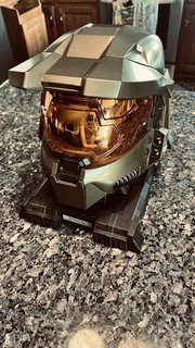 Microsoft Halo 3 Master Chief Helmet Collectible Display Video Game Merchandise