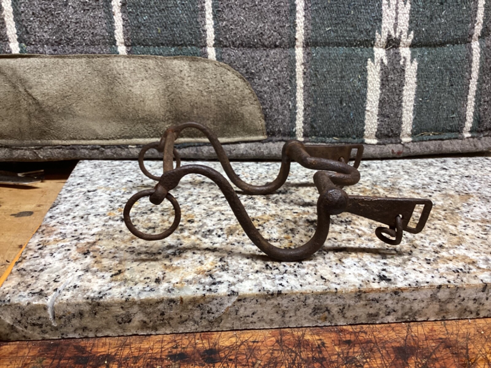 VINTAGE ANTIQUE CAVALRY HAND IRON MILITARY HORSE BITS WITH