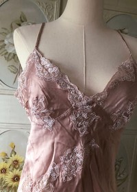 LISE CHARMEL SILK MAUVE PINK SPAGHETTI STRAP NIGHTIE PEIGNOIR GOWN SLIP ITALY 12