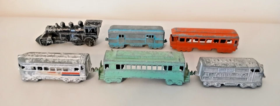 MIDGETOYS Pressed Steel Train Set 6 Pieces 3.5"L - 5"L - Image 2 of 4