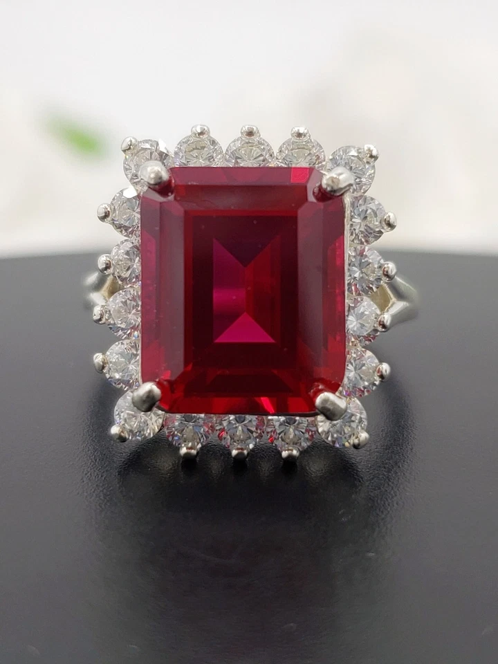 Anillo de compromiso de diamantes rubí natural talla esmeralda de 6,80 quilates de oro blanco de 14 quilates talla 7 Foto 3 de 4