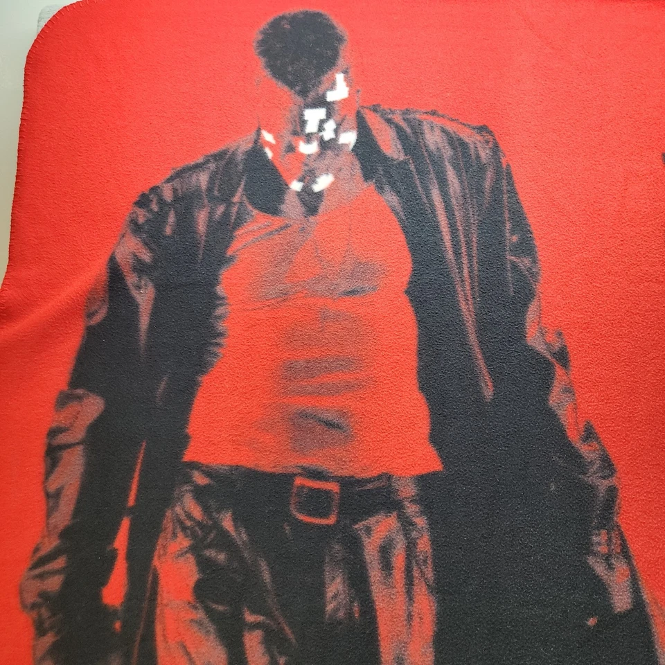 Manta polar SIN CITY 50x59" Frank Miller roja Y2K película Marv Neo-Noir Foto 3 de 4