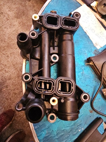 BMW F15 F20 F21 3er F30 F31 Thermostatgehäuse 70379335