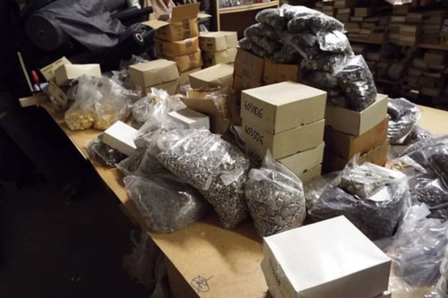 A Box of Wholesale Packaged Metal Buttons - See Description - 18 to 20kg - Picture 4 of 12