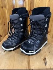 32 Snowboard Boots Size 8.5 Black