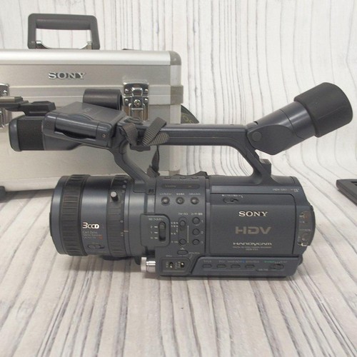Sony Handycam HDR-FX1 Black Camcorder Video Camera MiniDV 3CCD 12x Zoom Japanese - Picture 1 of 24
