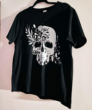 Halloween Skull - Women  s XL Black Crew Neck Short Sleeve Skull Floral T-Shirt
