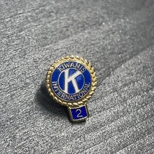 KIWANIS international CLUB Lapel Pin 2 Years EUC