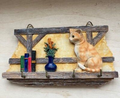 Kleine Keramik 3D Katze Schlüsselanhänger Plakette - realistisch stark selten 1990er Dekor