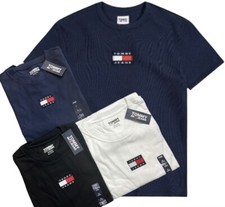 Image of Tommy Jeans Men's Tommy Badge Tee Basic Cotton T-shirt Navy Black White RRP £45
