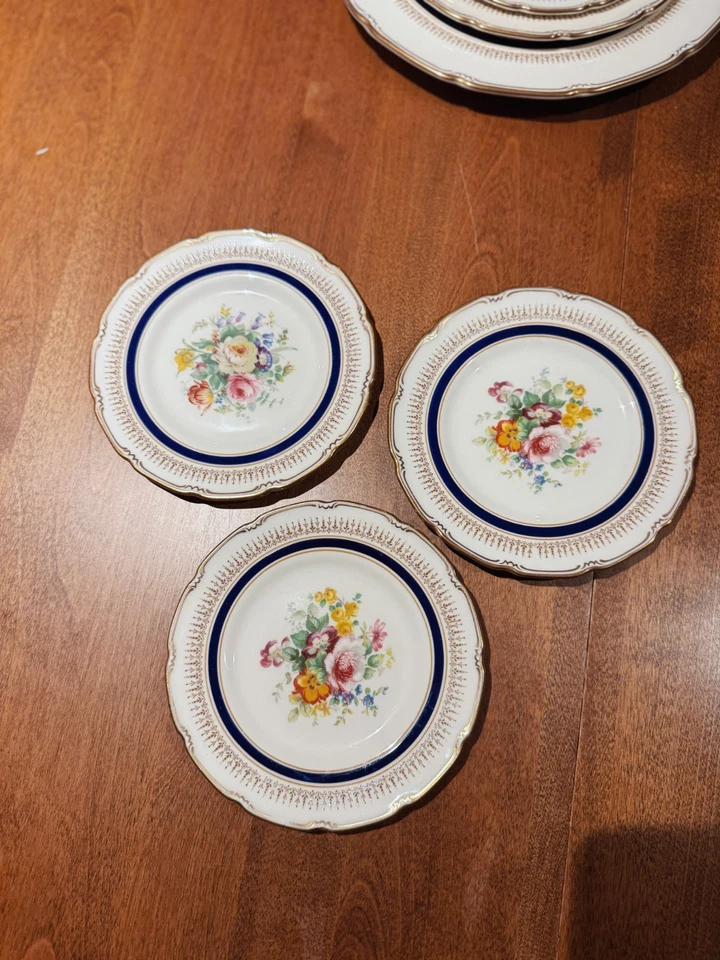 Royal Doulton Ascot Floral Gold Bone China 8 Place 5 Piece Tea Set MINT 1939-196 - Image 4 of 4