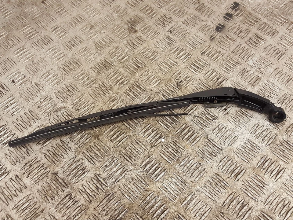 2004 Honda CR-V 5 Door Estate Wiper Rear Arm - Image 2 of 2