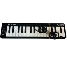 Alesia QMini Compact 32-Key USB MIDI Controller Tested