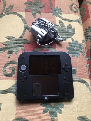 Nintendo 2DS Handheld-Spielkonsole - Blau/Schwarz