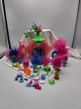 Dreamworks Trolls Poppy  s Coronation Light Up Pod Figures  Accessories D15