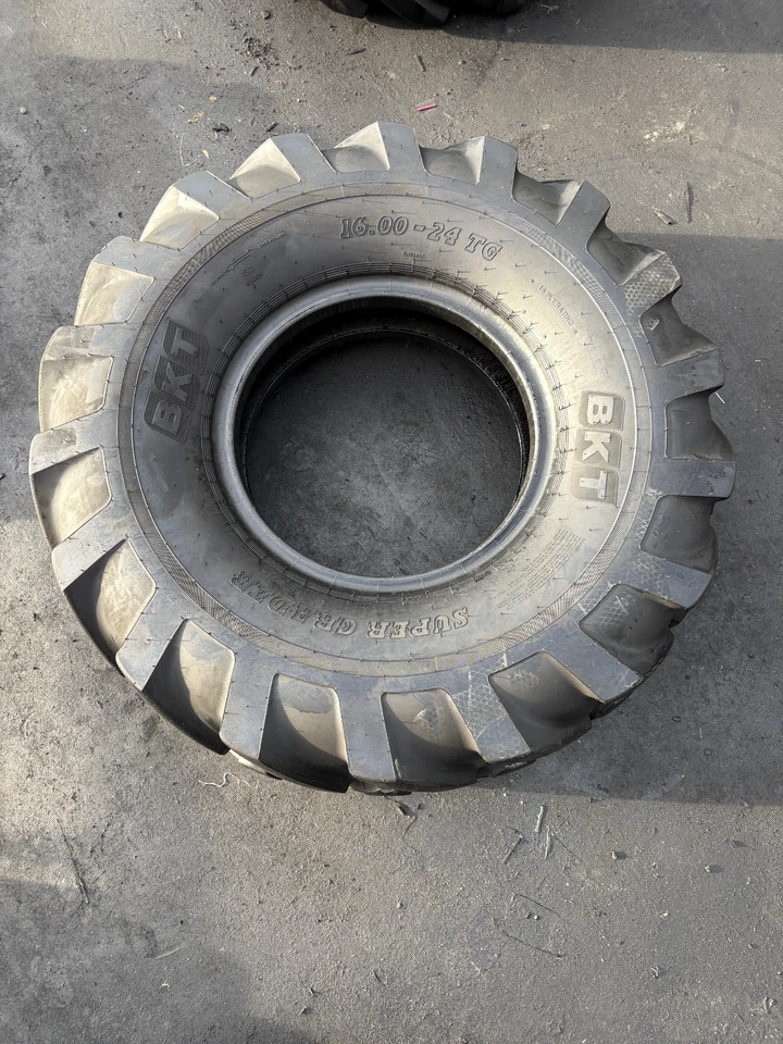 Mezcla Goodyear/BKT 16,00x24 16 capas - 21-30/32nds - Usada Foto 3 de 3