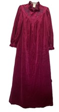 Vtg Gilligan O'Malley Pink Velvet Lounger Embroidered Floral Housecoat Sz Small