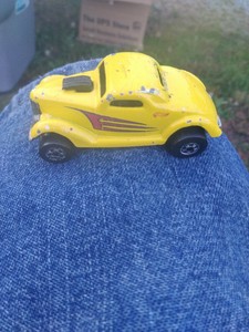 hot wheels neet streeter 1975 yellow