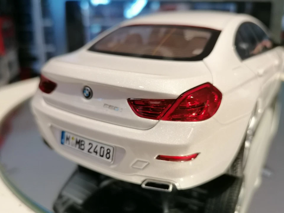 Paragon 1/18 BMW Serie 650i Gran Coupé Mineral White MINT with Box Dealer Ed. - Immagine 2 di 4