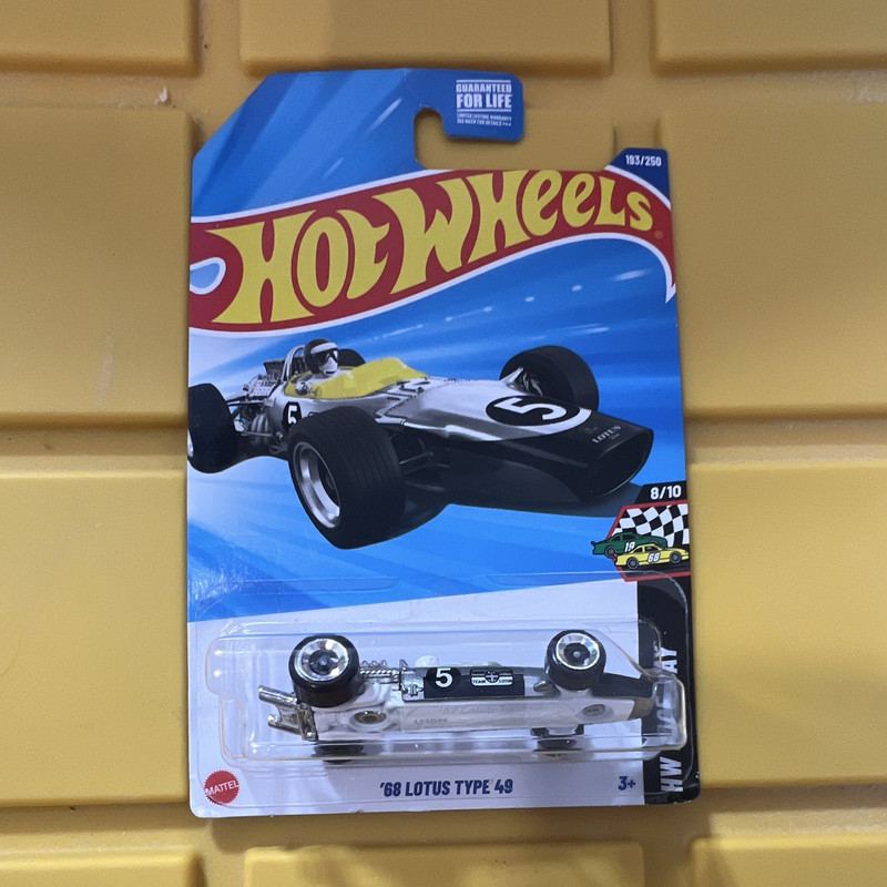 Hot Wheels HW Race Day 1968 Lotus Type 49 F1 1:64 Diecast Silver/Black/Yellow