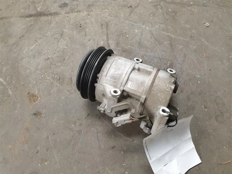 Conjunto de compresor de aire acondicionado Toyota Yaris 2007-2013 OEM Foto 3 de 4