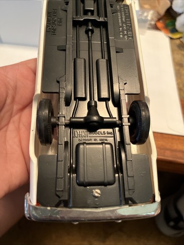 1959 Desoto Fireflite Plastic Promo Model By Johan 1/25 Scale White & Burgundy  - Picture 11 of 12