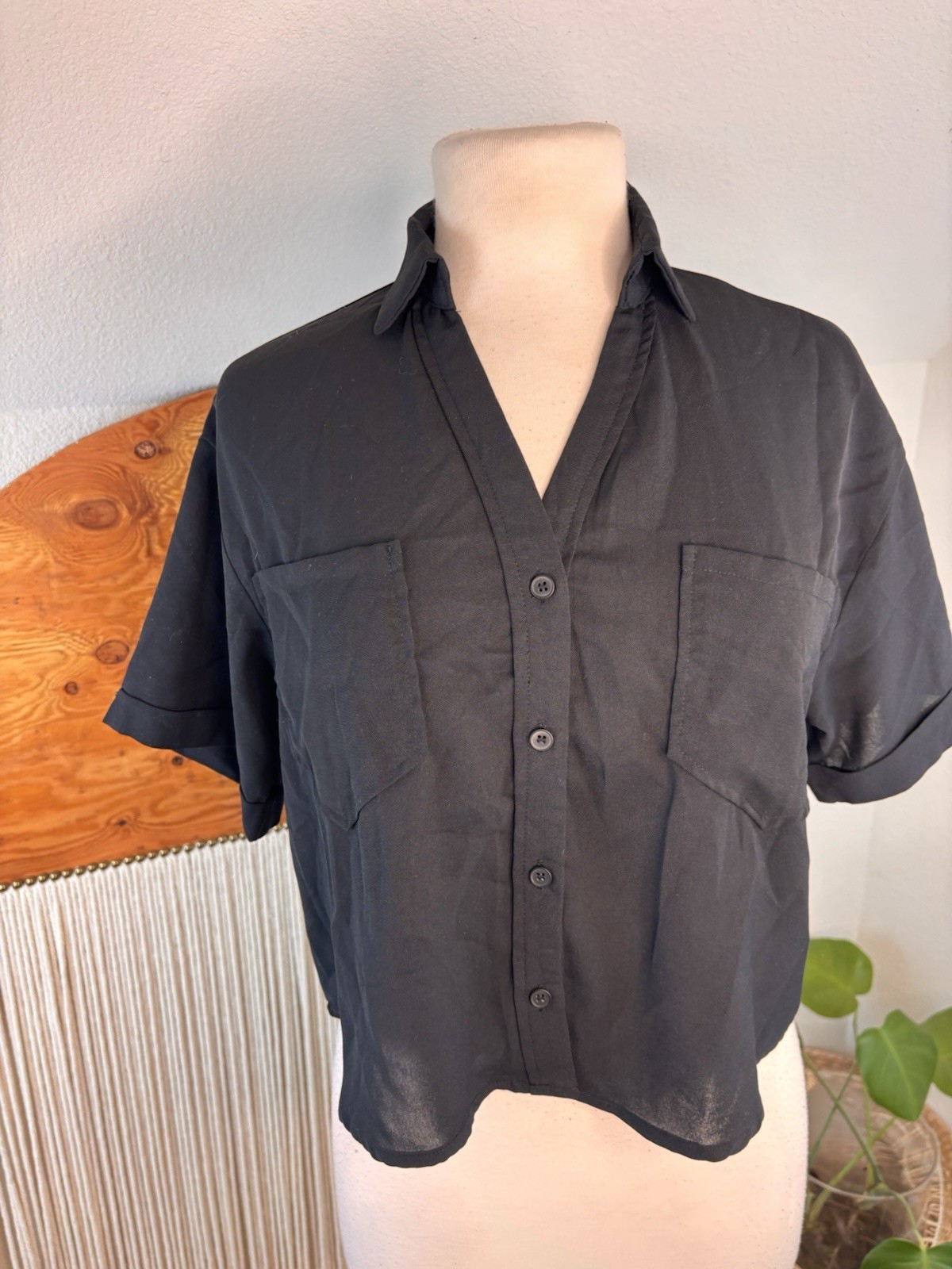 CIDER Black SOLID TEXTURE COLLAR CROP TOP SIZE XX… - image 1