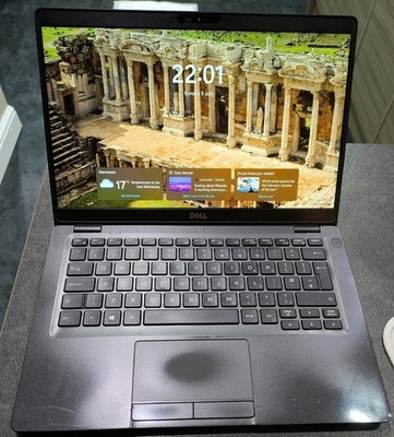 Dell Latitude 5300 Laptop Touchscreen: Intel Core i7-8665U, 476GB SSD 32GB RAM