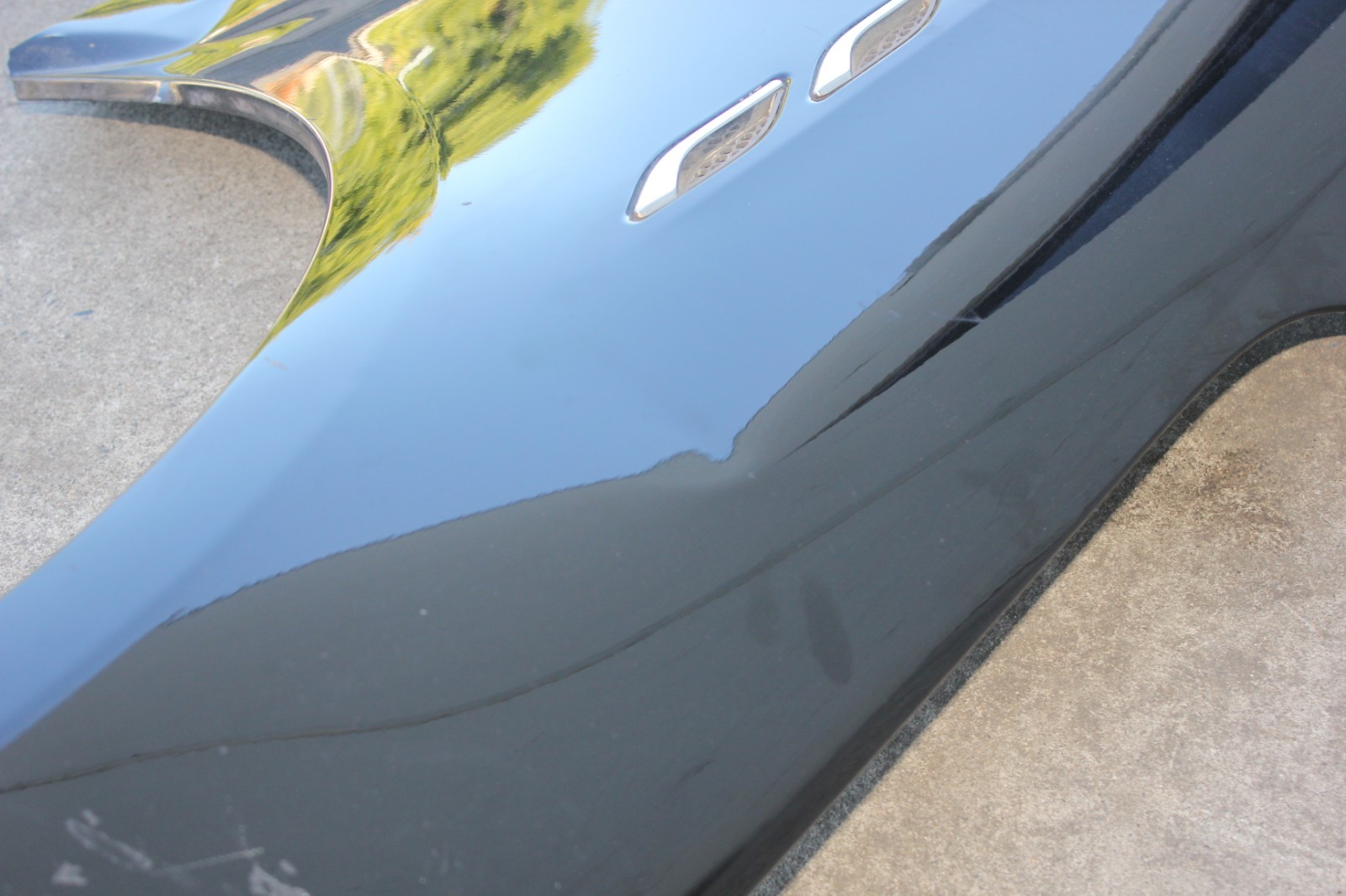 Maserati Ghibli 2014-2019 Front Right Fender Black P/N 670008304